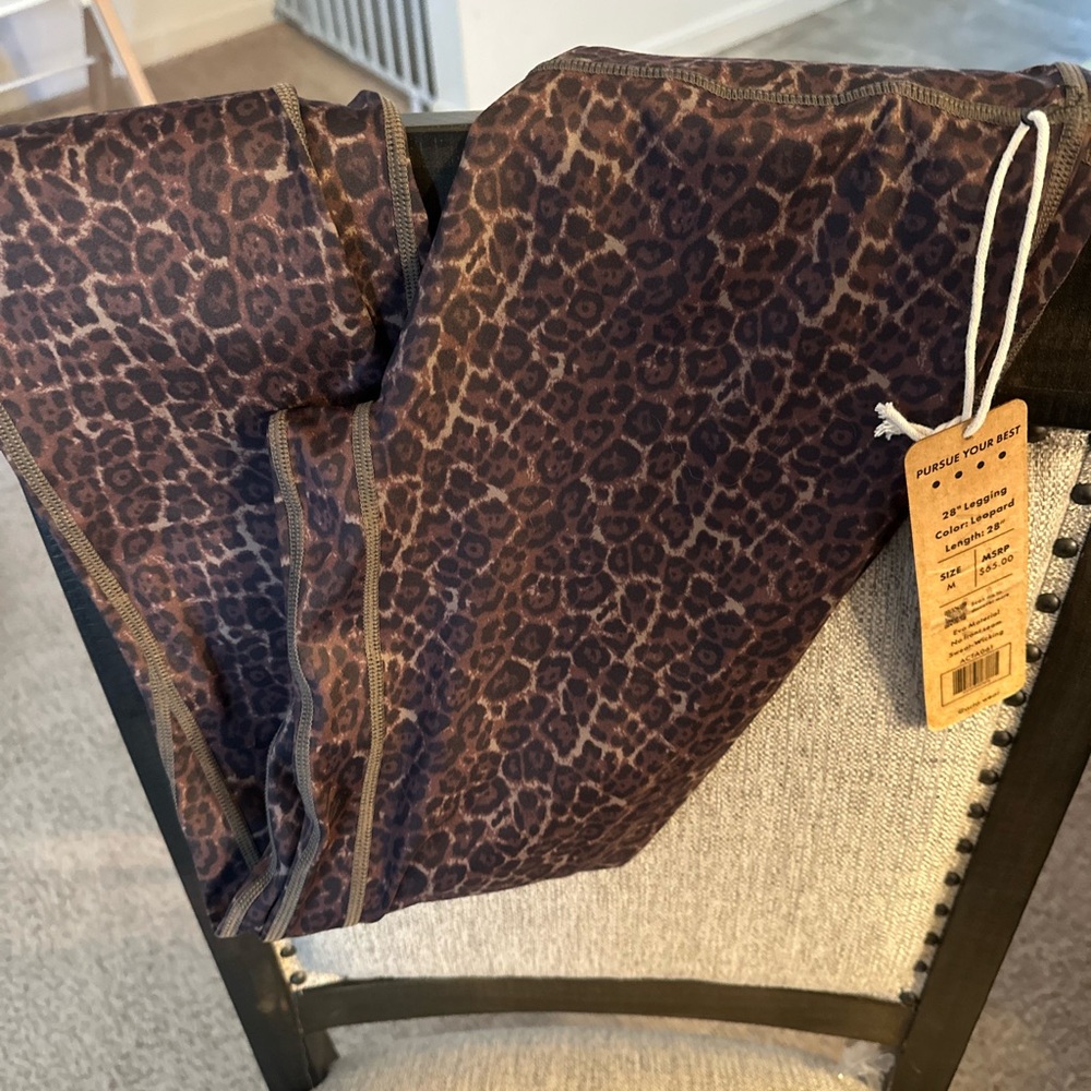 ACTA leopard leggings